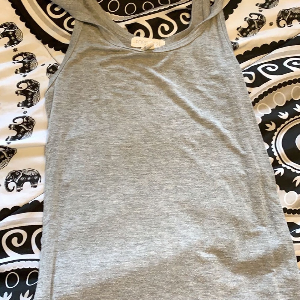 grey tank top